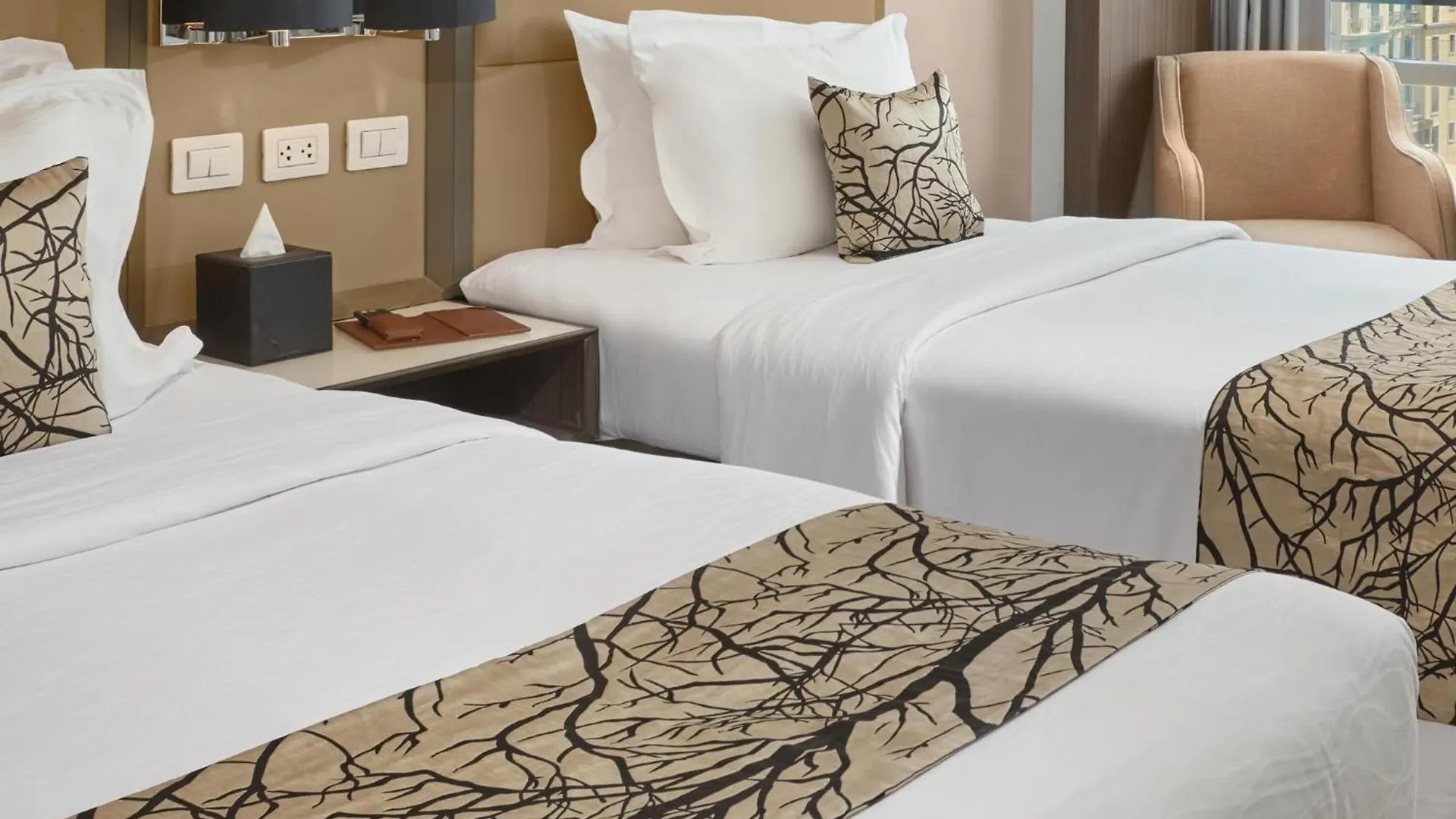 Belmont Hotel Manila Pasay 4*,